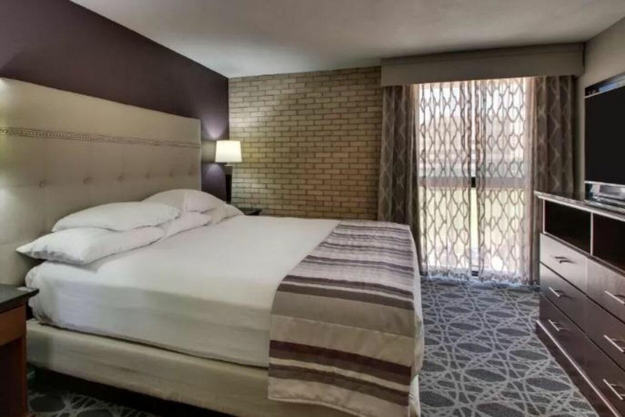 Drury Plaza Hotel San Antonio Airport Exterior foto