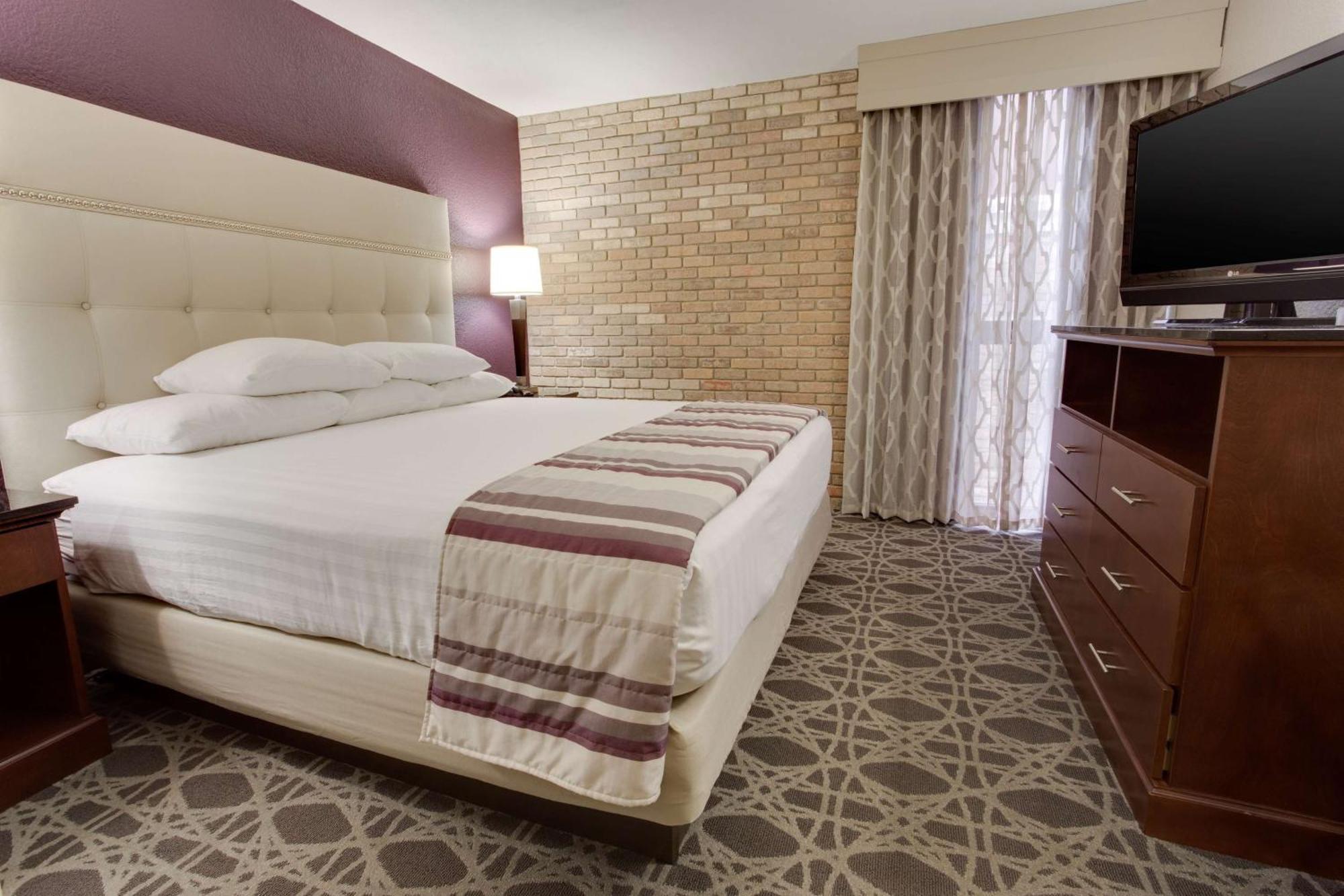 Drury Plaza Hotel San Antonio Airport Exterior foto